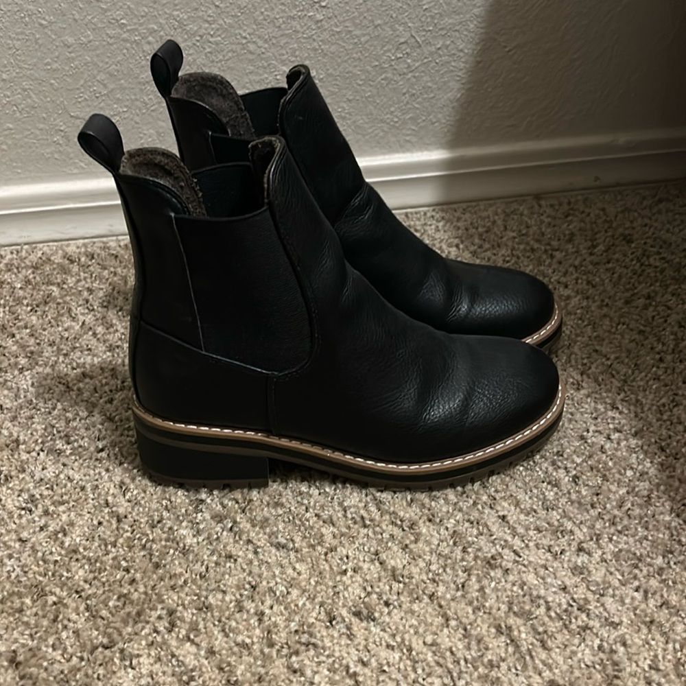 Leather Chelsea boots